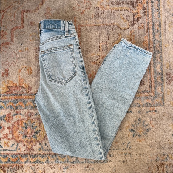 Abercrombie & Fitch Denim - Abercrombie 90’s Straight Ultra High Rise Jeans